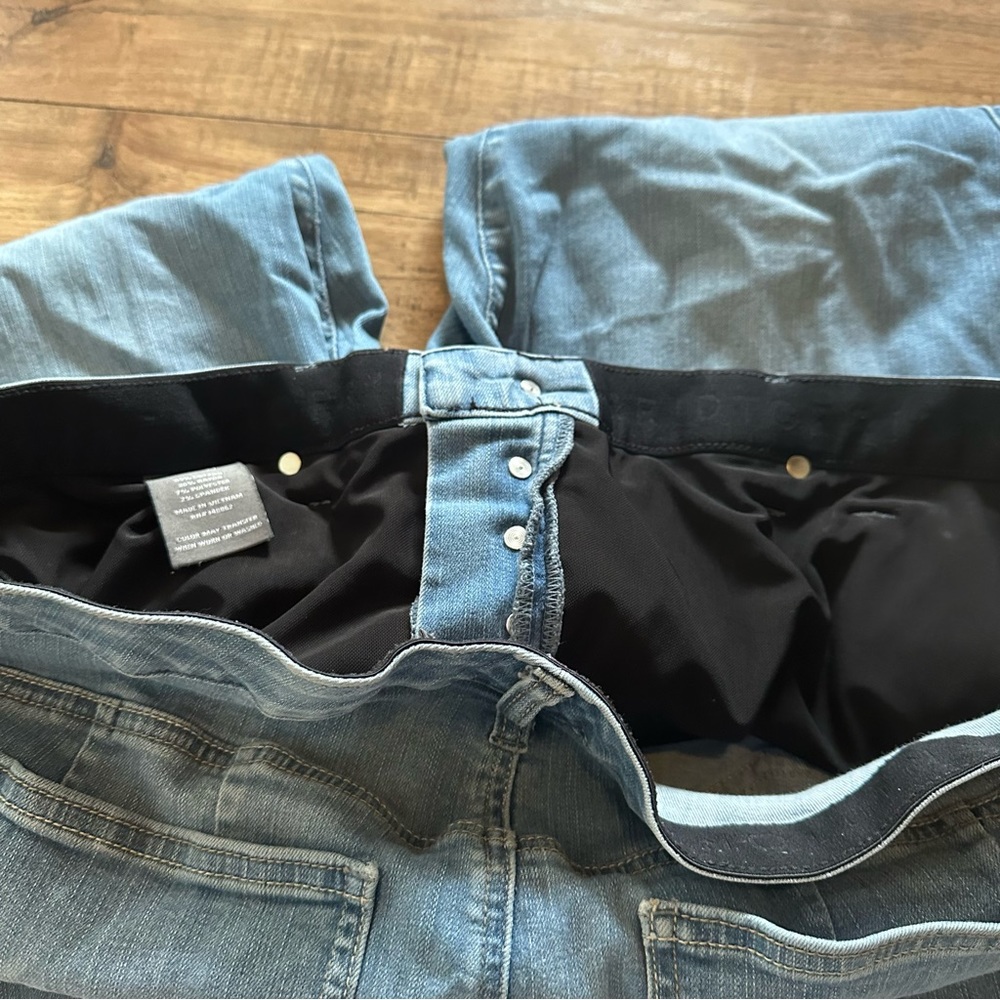 Torrid Lightly Distressed Bombshell Skinny Jeans size 20r - Picture 2 of 9